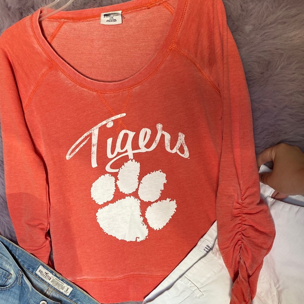 Clemson shirt size Medium